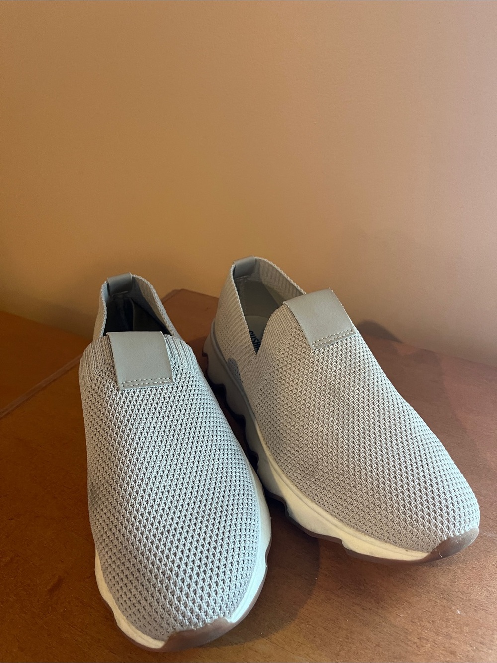 Women's Slip-On Knit Sneakers in Light Gray
